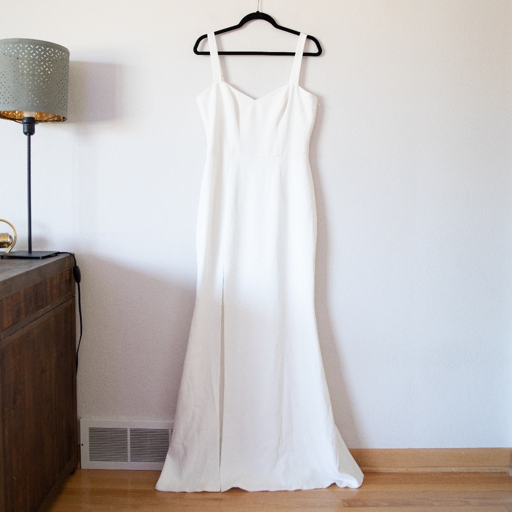 DRESS THE POPULATION Estella White Crepe Trumpet Gown - Picture 2 of 8